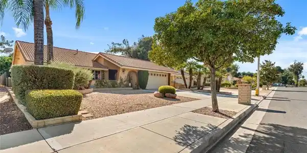 2095 Silver Oaks Way