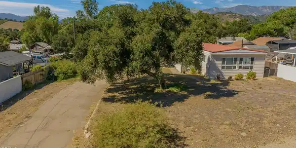 289 Riverside Road