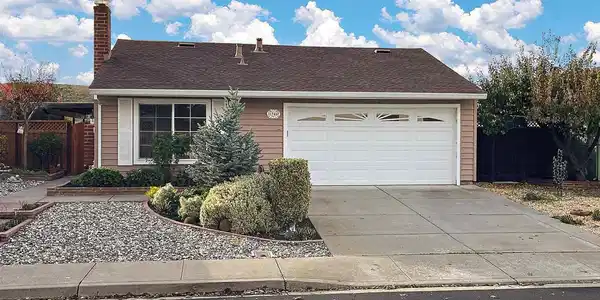 1946 Ponderosa Dr