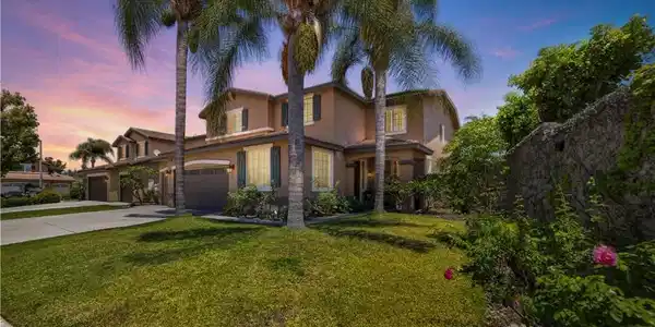 7050 Larkspur