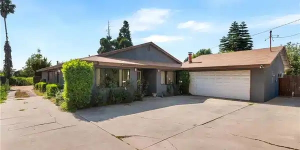 4421 N Sunflower Avenue