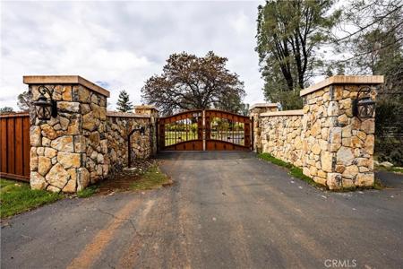 18501 Rustic Ridge