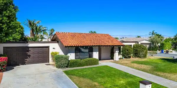 1374 E Madero Circle