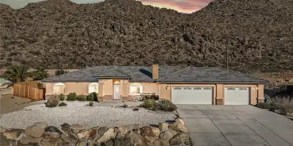 15831 Rimrock Road