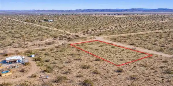 64085 Desert Trail Dr