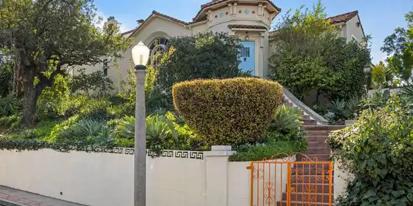 2608 Ivanhoe Drive