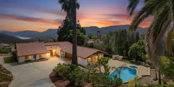 2450 Vista Lago Ter