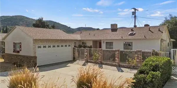 10335 Oro Vista Avenue