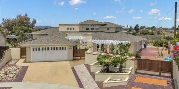 4402 Mount Bigelow Drive