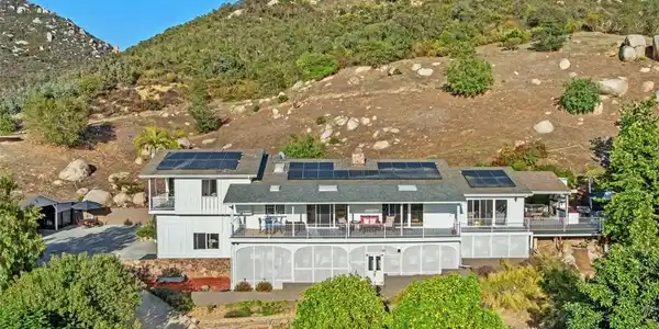 775 Old Oak Ridge