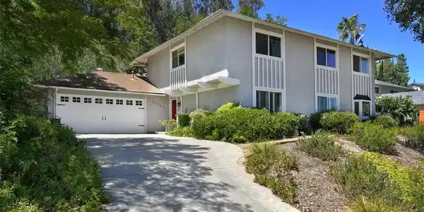 23764 Del Cerro