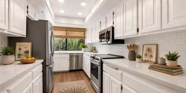222 N Calle El Segundo