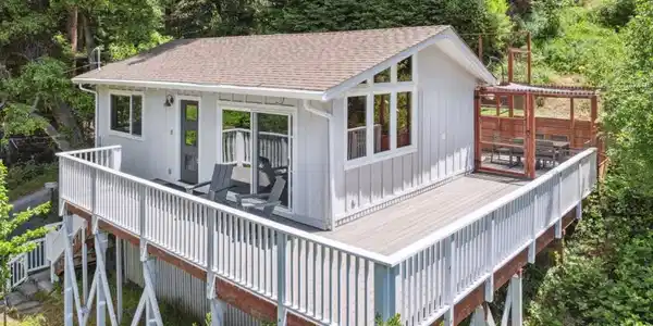 160 Aquila Way