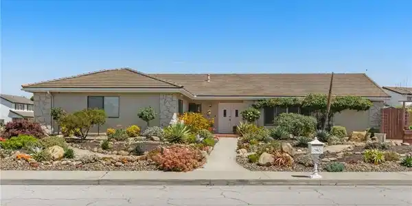1001 Foxenwood Drive
