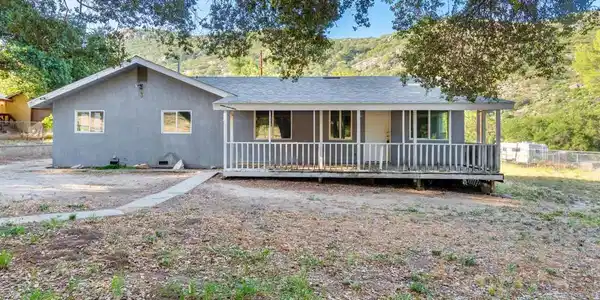 2016 Lake Morena Drive