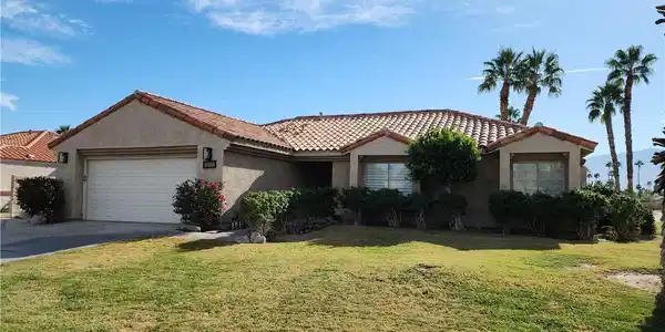 1429 E Francis