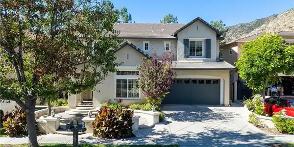 17 Shady Cove Court