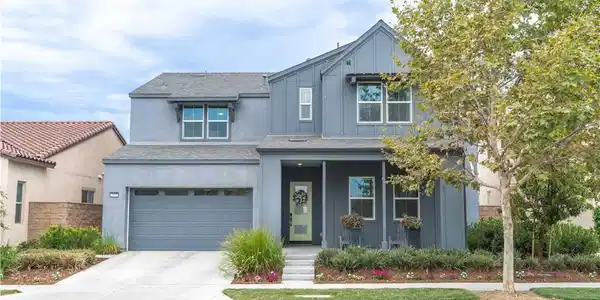 2550 E Penelope Lane