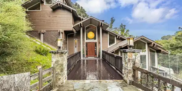 19233 Mountain Way