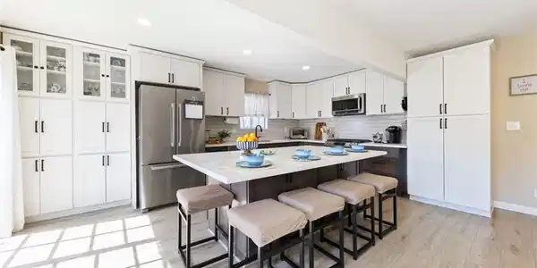 1916 Grasscreek Dr.