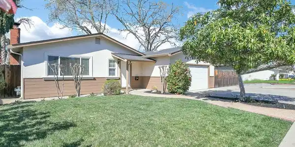 1475 Bassett Dr