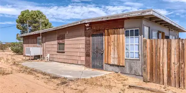 2121 Cambria