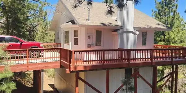 530 Villa Grove Avenue