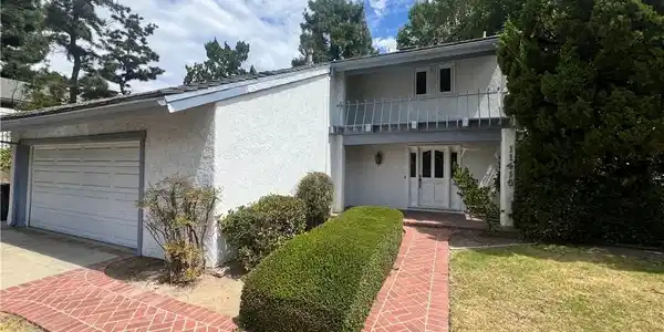 11416 Viking Avenue