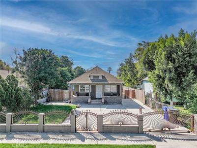 521 W Sunkist