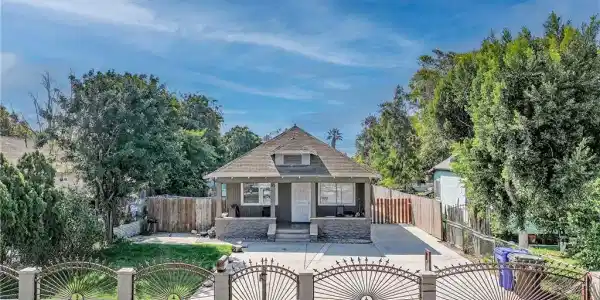 521 W Sunkist