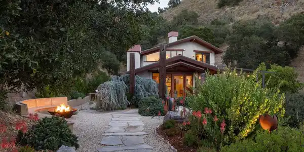 407 El Caminito Road