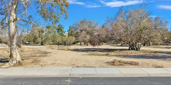 5 LOT 5 E Street