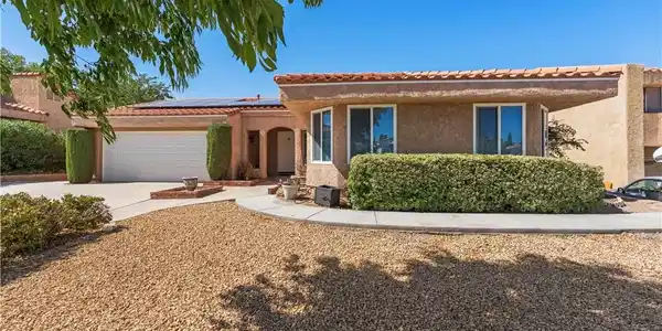 523 W Avenue Q10