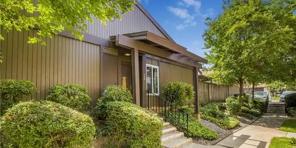 449 Heatherglen Lane