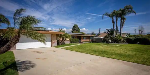 5669 Magnolia