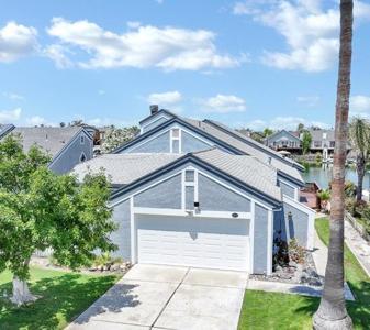 4641 Spinnaker Way