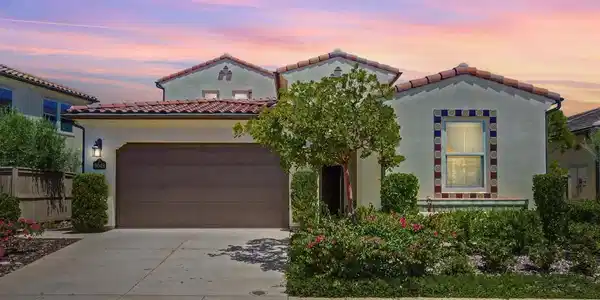 8048 Auberge Cir