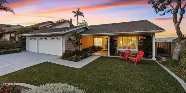 361 E Country Hills