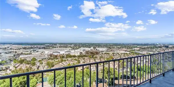 2700 E Panorama Drive