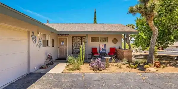8160 Cholla Avenue