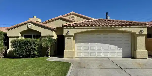 51920 Avenida Carranza