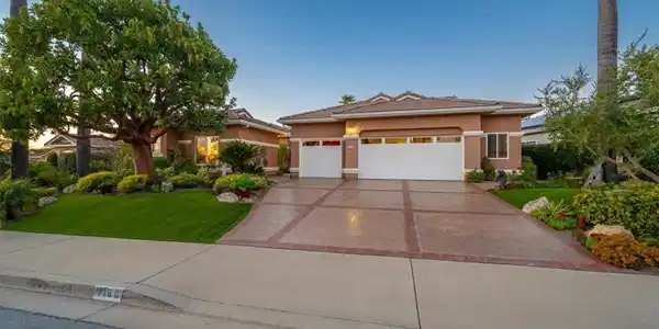 1160 Oakmont