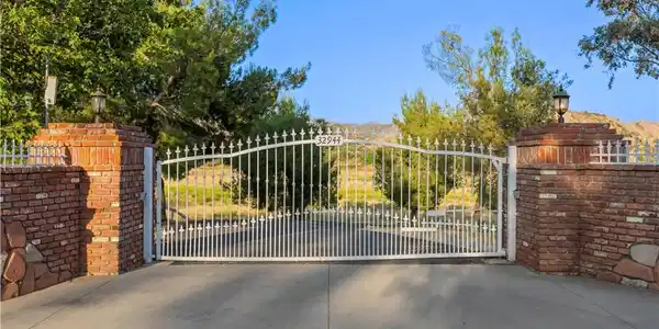 32944 Agua Dulce Canyon
