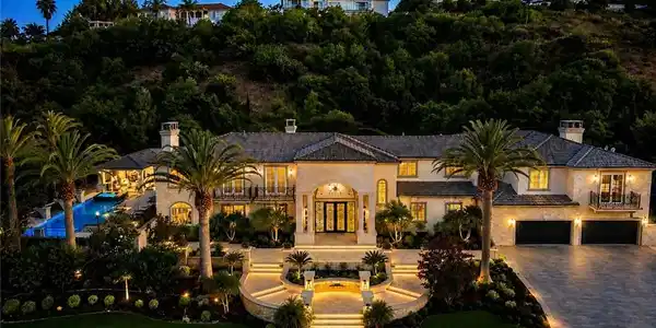 2855 Oak Knoll Drive