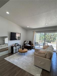 2548 Avenida Del Vista