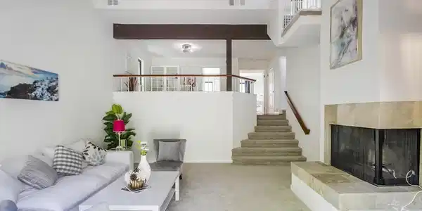 3319 Caminito Eastbluff