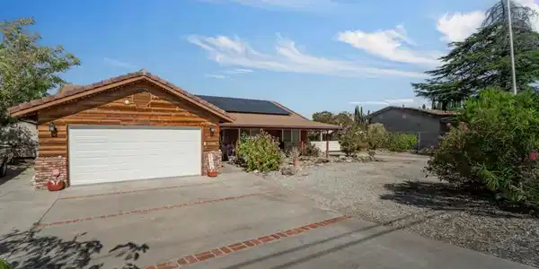 13205 E Ave W11