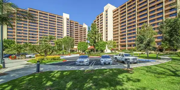 24055 Paseo Del Lago