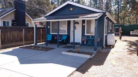 220 Mountain View Bl