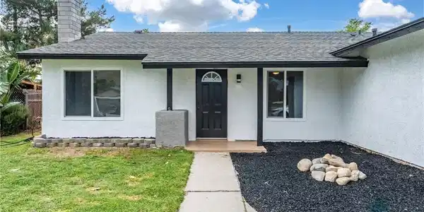 4604 Lakewood Drive